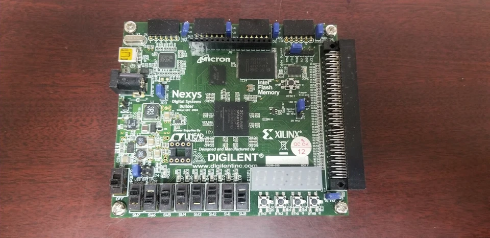 DIGILENT Trainer Board READ!! - Image 1 of 1