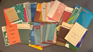 Booklets on Christian Science Publishing Society ~50+ Pamphlets Small Books - Foto 1 di 7