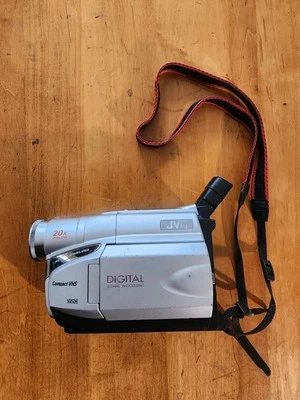 JVC Compact VHS Camcorder VHS Model GR-AXM17U - Tested, No Battery, No Charger  - Image 1 of 4