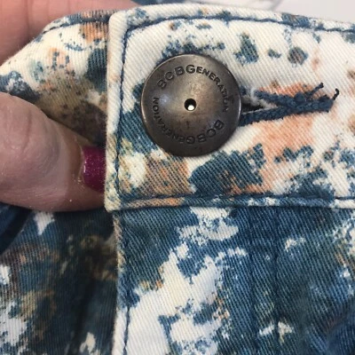 BCBGeneration Size 27 Women White Jeans With Faux Paint Spatter Low Rise Skinny - Image 1 of 4