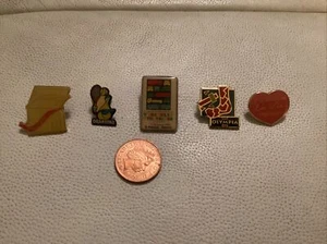French 1980/1990s Vintage Badges - Picture 1 of 3