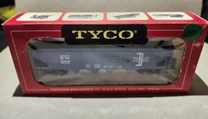 Vintage TYCO HO Scale: Blue B&M 4-BAY Hopper BM #12608 - Picture 1 of 3