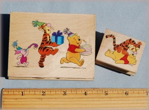 Estampillas de goma de Winnie the Pooh & Tigger ~ Cumpleaños ~ TODOS LOS MEDIOS NOCTURNOS ~ Usadas - Imagen 1 de 5