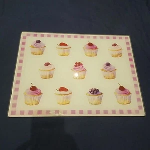 Pacchetto Cupcake Vetro Protezione Piano Lavoro Cupcake Bambola Little Miss Muffin e Libro - Foto 1 di 21