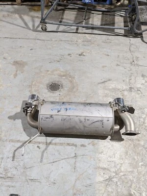 Silenciador de escape trasero Nissan 350Z 2004-09 20100RSZ35 Foto 1 de 4