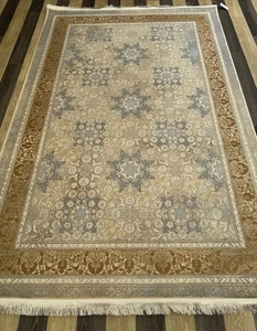 Luxury Rug 150x225 cm | Soft Wool & Silk Blend | Beige Blue Floral Carpet - Picture 1 of 14
