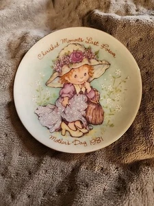 Vintage Avon Collectible Mother's Day Plate 1981 Cherished Moments Last Forever - Picture 1 of 3