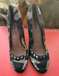 Heeled Womens floral Shoes Size 5 - Picture 1 of 3