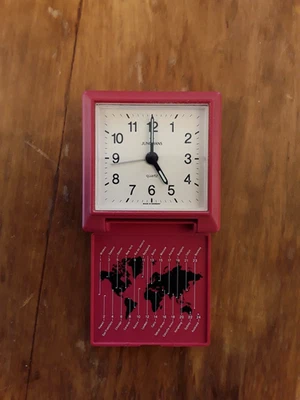 junghans reisewecker mit zeitzonen rot 7x7cm 80er - Bild 1 von 4