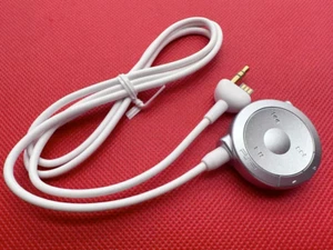 Genuine Sony PSP (PSP-120) Headphone Adapter Remote Control Only (No Headphones) - Picture 1 of 3