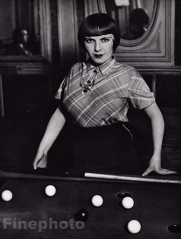 1933/68 BRASSAI Vintage NIÑA JUGANDO AL BILLAR Piscina Montmartre Arte 8x10 Foto 1 de 1