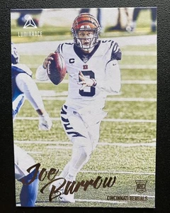2020 Joe Burrow Panini Chronicles Luminance Rookie #201 - Cincinnati Bengals - Foto 1 di 2