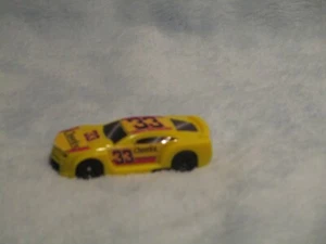Coche de carreras General Mills Cheerios 33 2010 juguete cereal promocional, sin equipamiento - Imagen 1 de 1