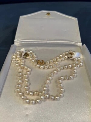 GIVENCHY 101 PERLAS CULTIVADAS, 6-6,8 MM, BROCHE GIVECHY ORO 14K, VALORACIÓN $3000 Foto 1 de 4