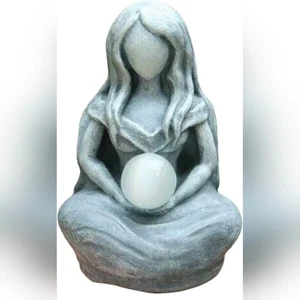 Estatua de la Diosa de la Luna sosteniendo orbe Seline Wicca regalo pagano - Imagen 1 de 3