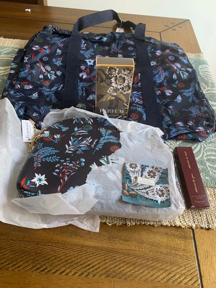 NIB FRAGONARD BELLE CHERIE 60ml 2 oz  PARFUM SPRAY PERFUME TOTE COSMETIC BAG - Image 1 of 1