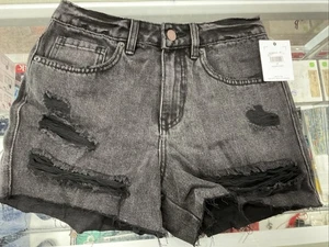 O'neill Shorts Women's Size 26 Denim Jean Cut Off Ripped Distressed  Black - Picture 1 of 3