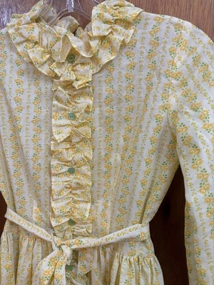 Vintage Handmade Women’s ruffled belted metal zipper cotton floral Dress - Image 1 of 4