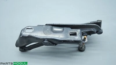 Оригинальный правый кронштейн держатель петли капота для Saturn Sky Pontiac Solstice 06–09 годов выпуска - Изображение 1 из 4