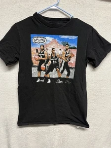 Camiseta San Antonio Spurs Alamo NBA Negra Pequeña - Imagen 1 de 4