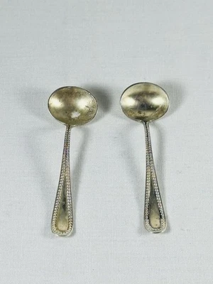 Par de cucharas de sal de plata esterlina Shreve & Co. - borde con cuentas, siglo XIX. Foto 1 de 4