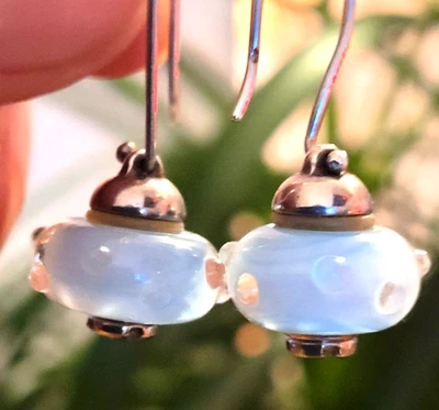 TROLLBEADS Ohrhaken mit Glasbeads Pastell Knospen, 925 Silber, TGLBE-10026 - Bild 1 von 4