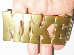 FIBBIA PER CINTURA VINTAGE BBB OTTONE MASSICCIO DESIGN NOME MIKE - Foto 1 di 5