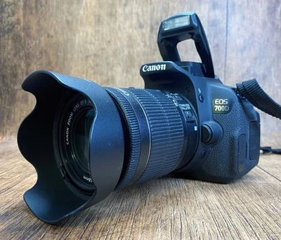 💥Canon EOS 700D FULL-HD DSLR + EF-S 18-55mm 1:3.5-5.6 IS STM nur 7.065 Klicks💥 - Bild 1 von 4