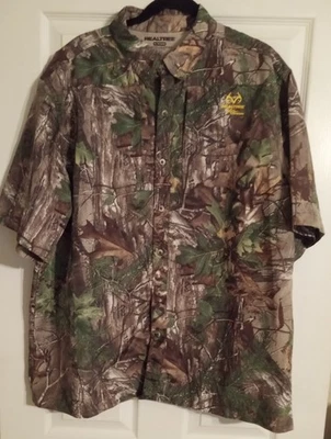 Realtree Camo Collared Shirt. Adult XL. Button Down. Vented Back - Image 1 of 4