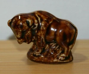 Wade Whimsies - Brown Buffalo - Bison - Red Rose Tea - Small Figurine - England - Picture 1 of 5