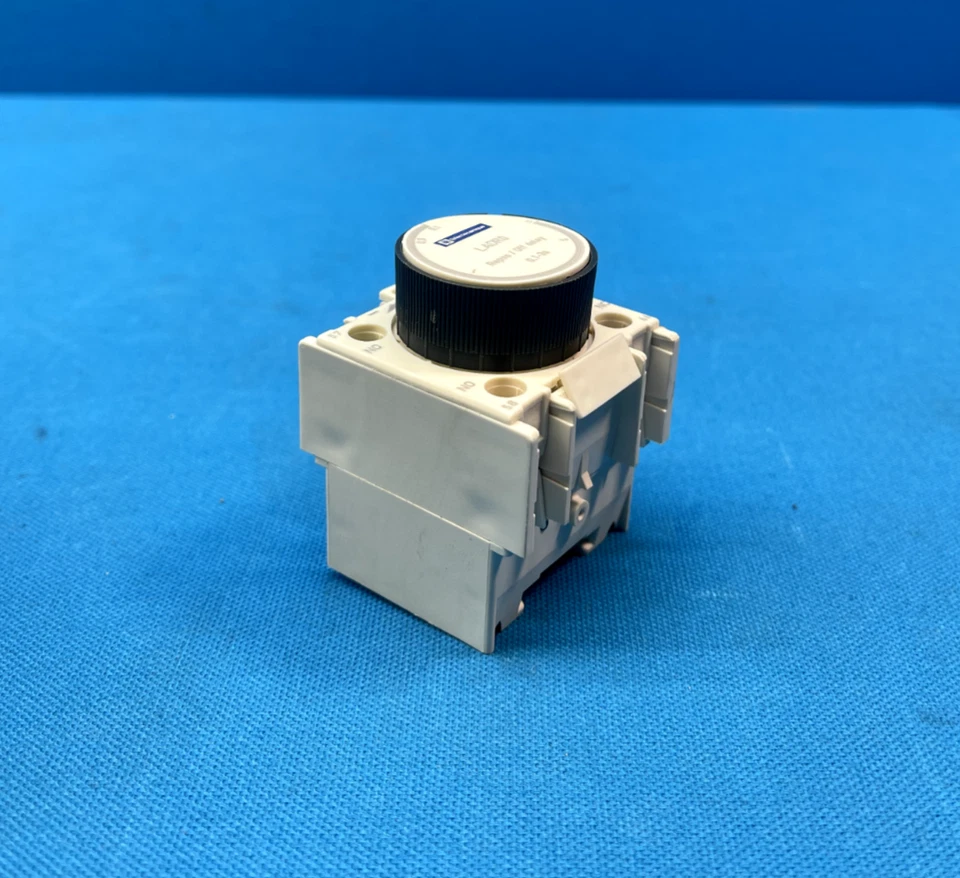 Telemcanique LADR0 .3-3 Second Delay Timer Module - Image 1 of 4