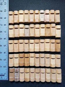 Lote de piezas a granel de troncos Lincoln de madera: 50 piezas pequeñas de troncos de 1,5" marrón 1 muesca - Imagen 1 de 1