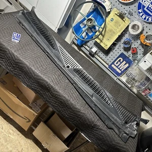 99-06 NBS Silverado Suburban Yukon Sierra Windshield Cowl Trim Panel Cover OE GM - Picture 1 of 17