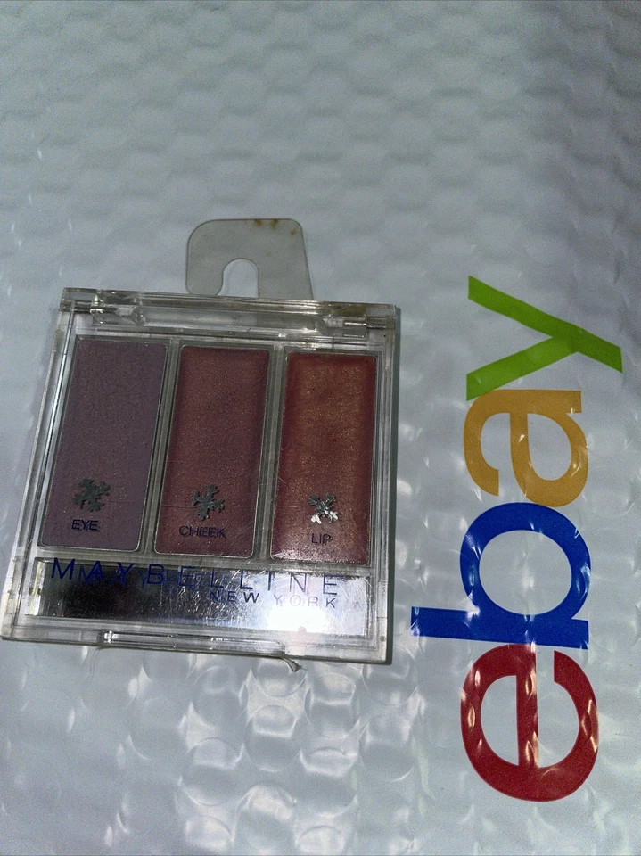 sellado MAYBELLINE COLORES NAVIDEÑOS Nochevieja OJO, MEJILLA, LABIO DESCONTINUADO Foto 1 de 3