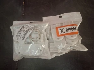 Dispenser carta igienica universale chiavi waffle confezione da 12 bagni - Foto 1 di 4