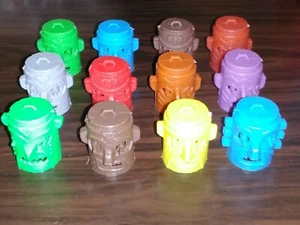 Tiki Totem Poles Toy Lot of 12 Vending Machine Charm Pendants HONG KONG c1970 - Bild 1 von 5