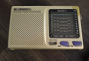 Vintage Bell & Howell FM MW SW 9 Band World Receiver Handheld Radio - Picture 1 of 6