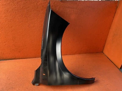 Para-lama lateral direito do passageiro 2011 - 2018 Ram 1500 2500 fabricante de equipamento original - Imagem 1 de 4