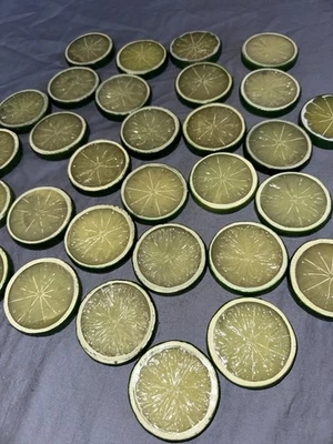 Decoración vintage de limas de plástico falso Foto 1 de 4