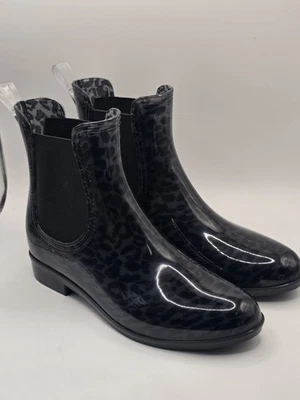 Botas de lluvia para mujer INC Raelynn con estampado de leopardo negras grises talla 5 Foto 1 de 4