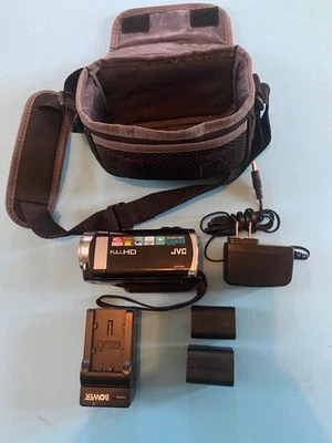 JVC GZ-E200BU  Full HD Everio Video Camera 2 Batteries Charger Power Cord 4-8 gb - Image 1 of 4