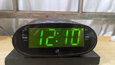 GPX Black LED Dual Alarm Clock Radio with AM/FM C303B - Image 1 of 4