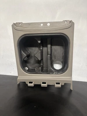 03-06 Chevrolet GMC Yukon Sierra Consola Portavasos Bisel con Inserto OEM Gris Foto 1 de 4