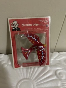 Red bird Christmas ornament /Christmas trims - Picture 1 of 24