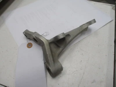 Soporte travesaño trasero Rolls Royce Silver Shadow NOS UR 13239 Foto 1 de 3