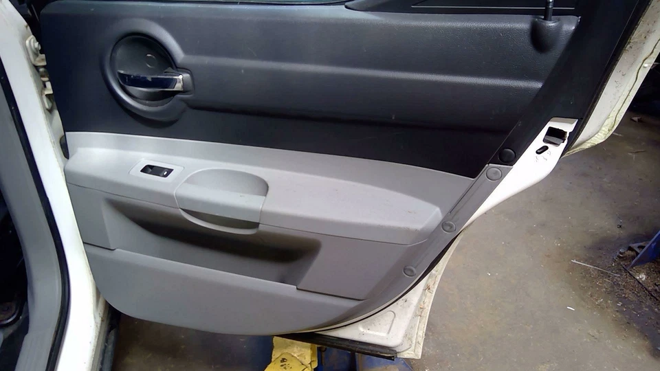 Dodge Charger 2006 2007 panel de puerta trasera lado del pasajero derecho gris OEM 1AF521DBAB Foto 1 de 1