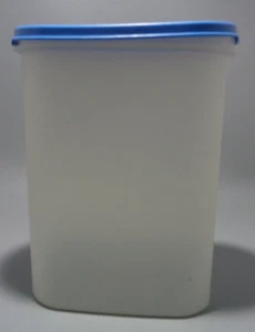 Tupperware Modular Mate #1614-8 Sheer Oval Canister w/Blue Lid 9-3/4 Cup - Picture 1 of 9