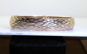 Brazalete brazalete texturizado de oro amarillo de 10 quilates para dama, 8 gramos - Imagen 1 de 4