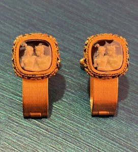 Vintage Dante Cuff Links Cameo Incolay Nude Lovers in Blue and White  - Picture 1 of 8