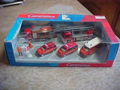 Cararama Juego de 5 Vehículos Mercedes Bomberos, Nuevo en Caja. Foto 1 de 4